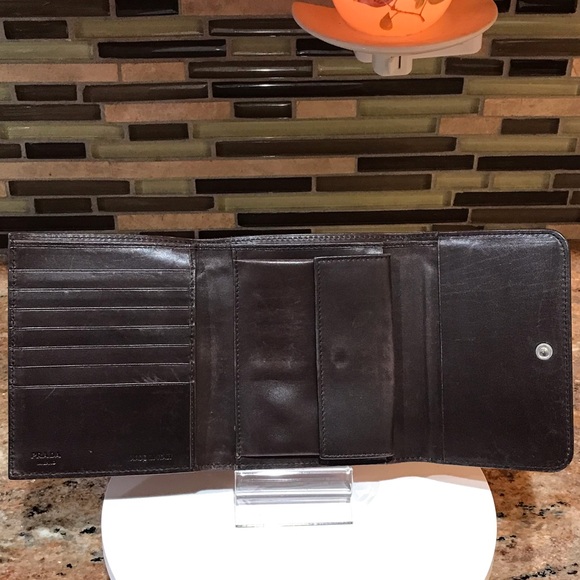 PRADA Signature Jacquard Leather Trifold Wallet 😍❤️‍🔥 - Picture 6 of 17